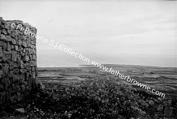 THE SEVEN CHURCHES (B) TEAMPUL A PHUILL  DUN ONAGHT  CROSS FRAGMENTS ARRANGED BY MISS STOKES  CLOGHAUN NA CARRAIGHE  CORNAU NEAR KILRONAN